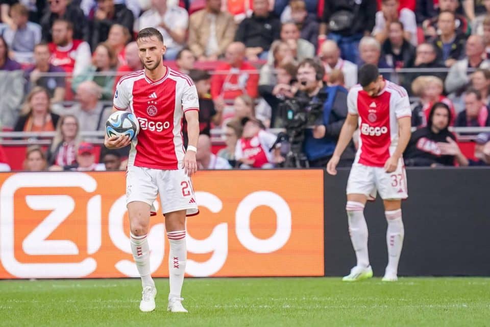 Ajax nie zgadza się z decyzją KNVB. Czy mecz z Feyenoordem zostanie dograny? - Goal.pl